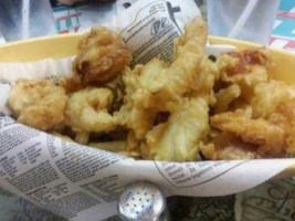 Ches's Fish And Chips food
