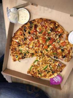 Dino's Pizza food