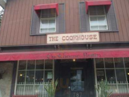 Cookhouse Bistro food