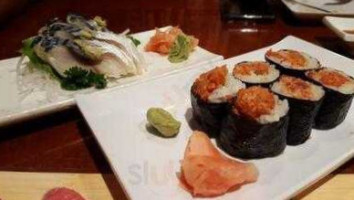 Hinote Sushi inside