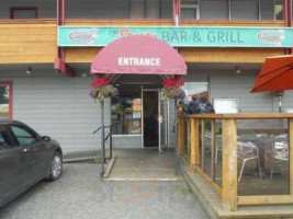 Sporty Bar & Grill outside