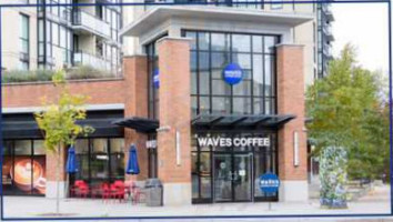 Waves Coffee House City Point food