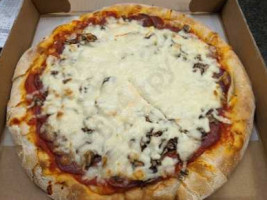 Raphael Pizzeria food