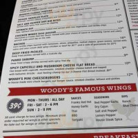 Woody's Pub food