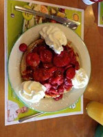 Cora's Breakfast And Lunch inside