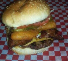 Lakeview Burger & Diner food