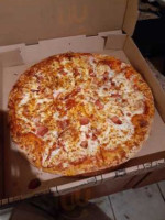 Free Topping Pizza North Oshawa food