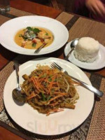 Sawaddee Thai Cuisine food
