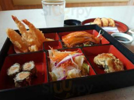 Woomai Sushi food
