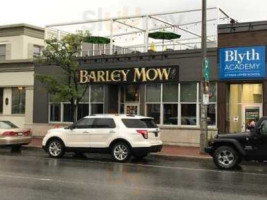 Barley Mow Pub outside