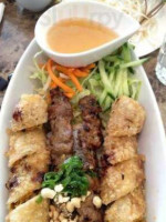 Le Petit Saigon Restaurant food