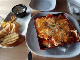 Boston Pizza food