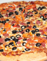 Med Pizza Val Belair food