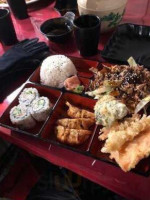 77 Sushi Wok food