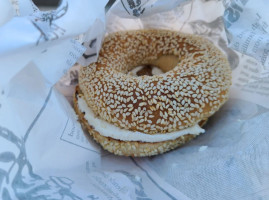 Bagel Maguire Café food