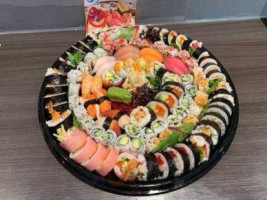 Hiro Sushi inside