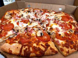 Pizzaxl's Pizza food