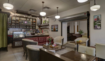 Salon De Thé ChaÏ Tea Lounge inside