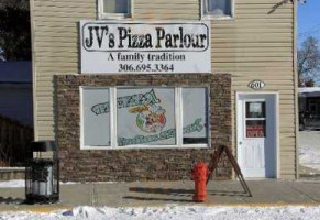 Jv's Pizza Parlor outside