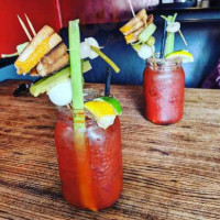 Tavern On Whyte Dentro