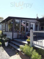 Arthur Cafe Exterior