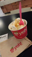 Yeh! Frozen Yogurt Cafe Alexis Nihon food