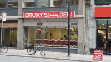Druxy's Famous Deli outside