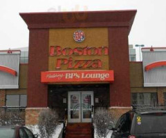 Boston Pizza outside