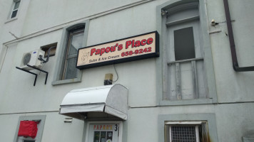 Papou's Place food