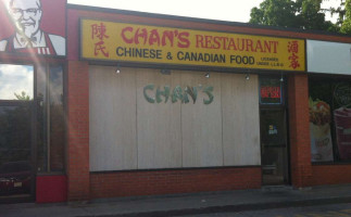 Chan's Chinese outside