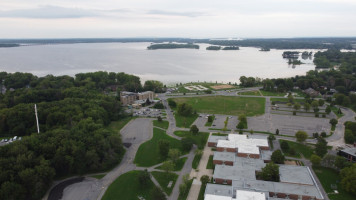 Cité-des-jeunes Campus (campus De La Cité-des-jeunes) outside