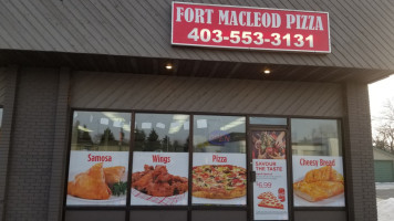 Fort Macleod Pizza food
