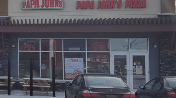 Papa John's Pizza outside