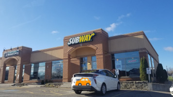 Restaurant Subway Mercier outside