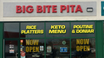 Big Bite Pita outside