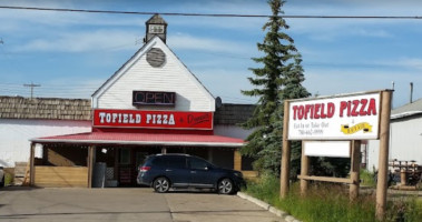 Tofield Pizza & Donair food