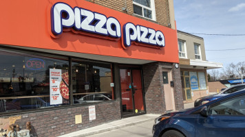 241 Pizza inside