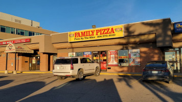 Family Pizza Prince Albert outside