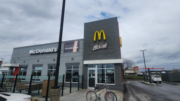 Mcdonald's outside