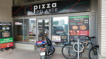 Pizza Del Arte outside
