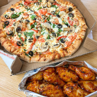 Mission City Pizza & Indian Cuisine food