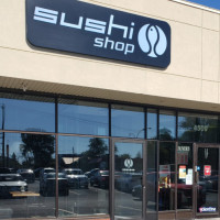 Sushi Shop outside