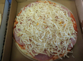 Pizzanne's U-bake Pizza food