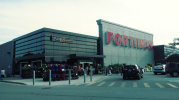 Fortinos Ancaster outside