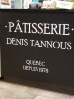 Pâtisserie Denis Tannous food