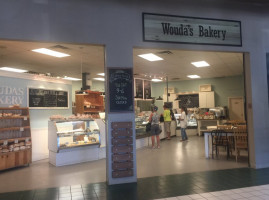 Wouda's Bakery food