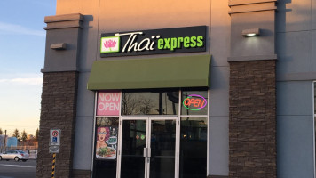 Thai Express Mavis outside