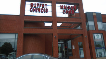 Buffet Chan outside