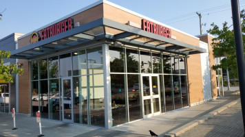 Fatburger Grandview Central outside