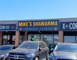 Mike's Shawarma outside